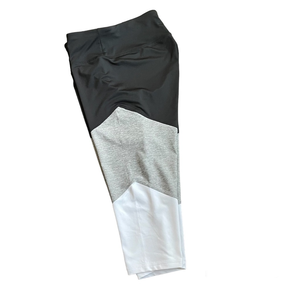 Athletic Black & White Capri - Lg (12-14)